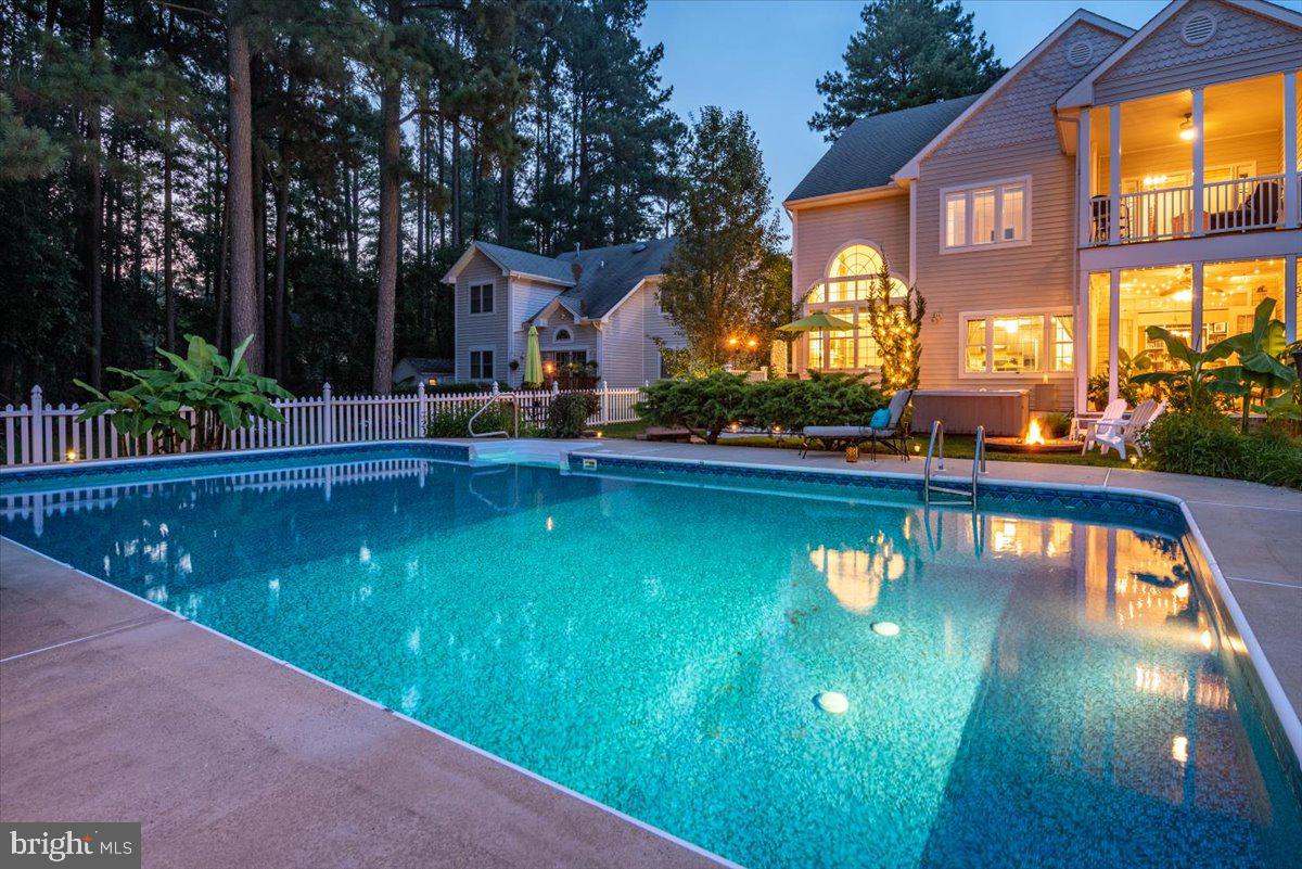 MEADOWS NEIGHBORHOOD - Residential