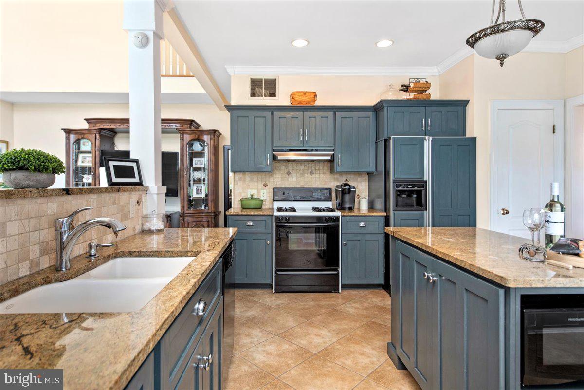 MEADOWS NEIGHBORHOOD - Residential