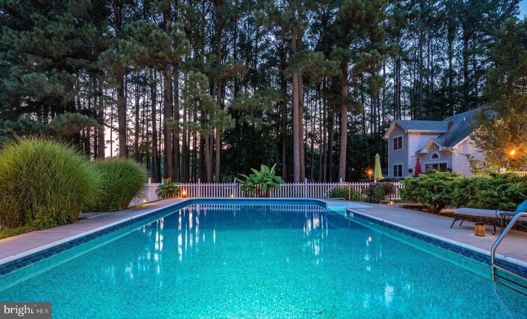 MEADOWS NEIGHBORHOOD - Residential