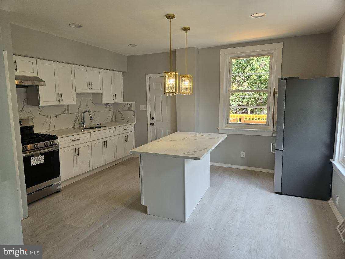 PHILADELPHIA (SOUTHWEST) - Residential