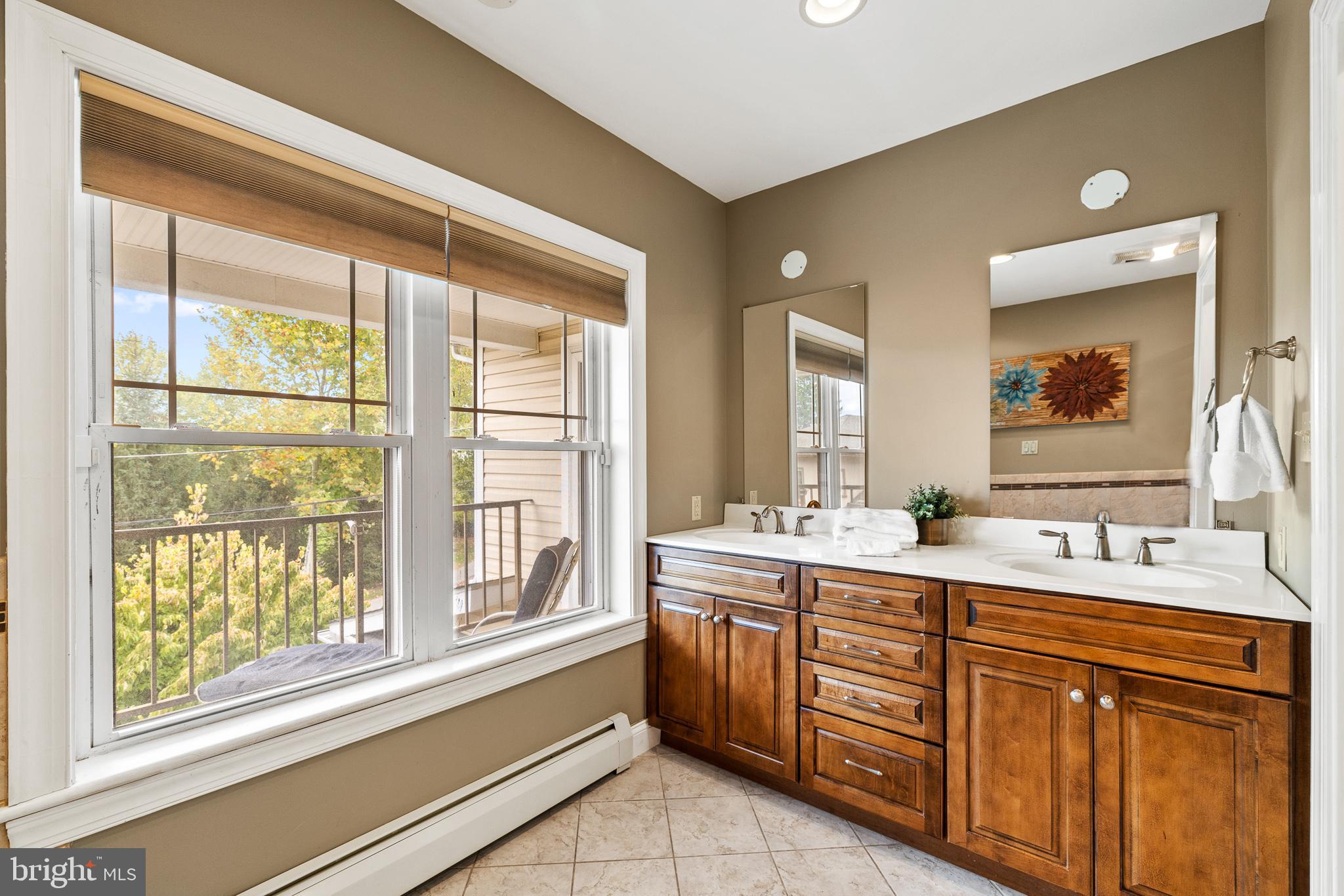 WAYNEWOODS - Residential