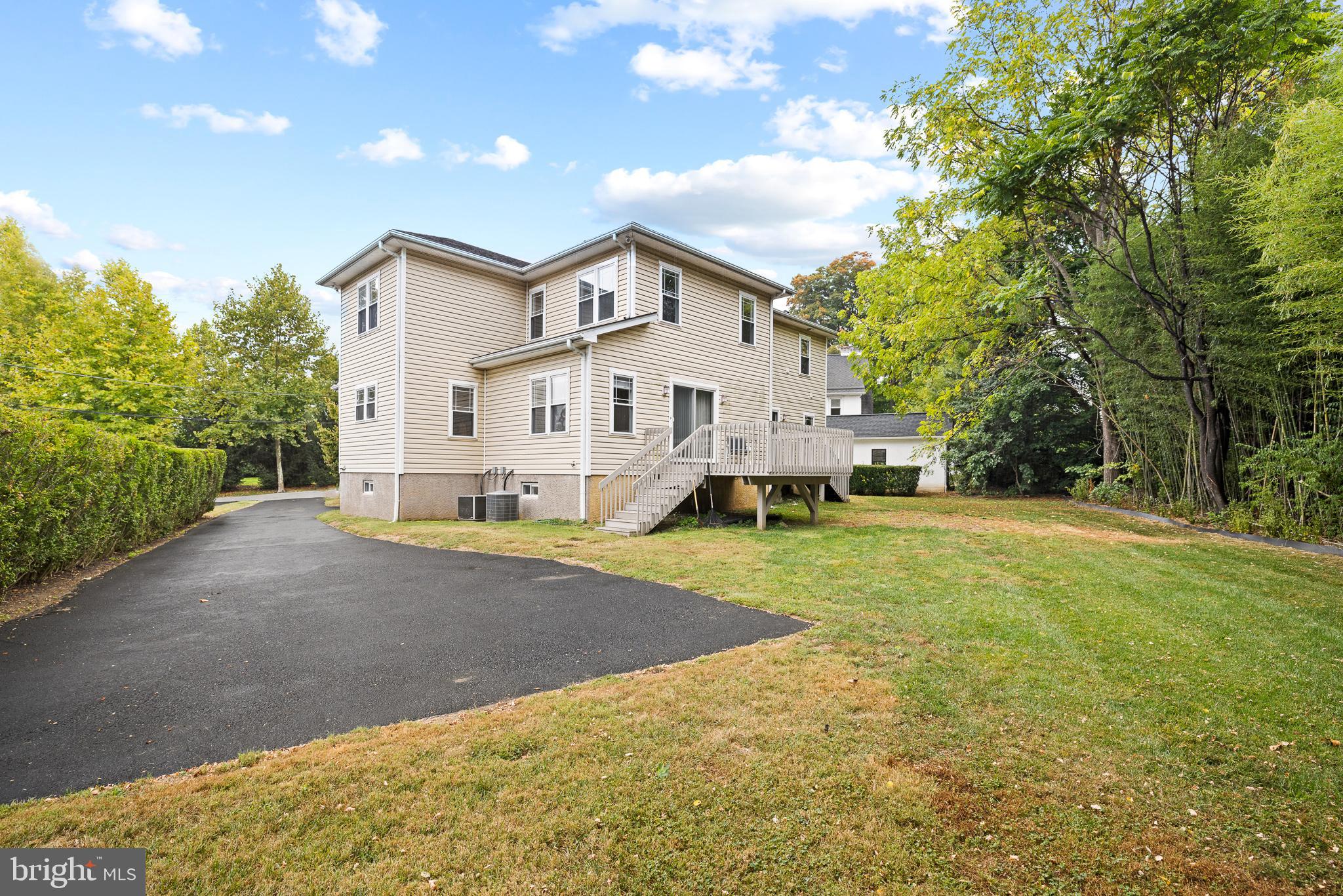 WAYNEWOODS - Residential