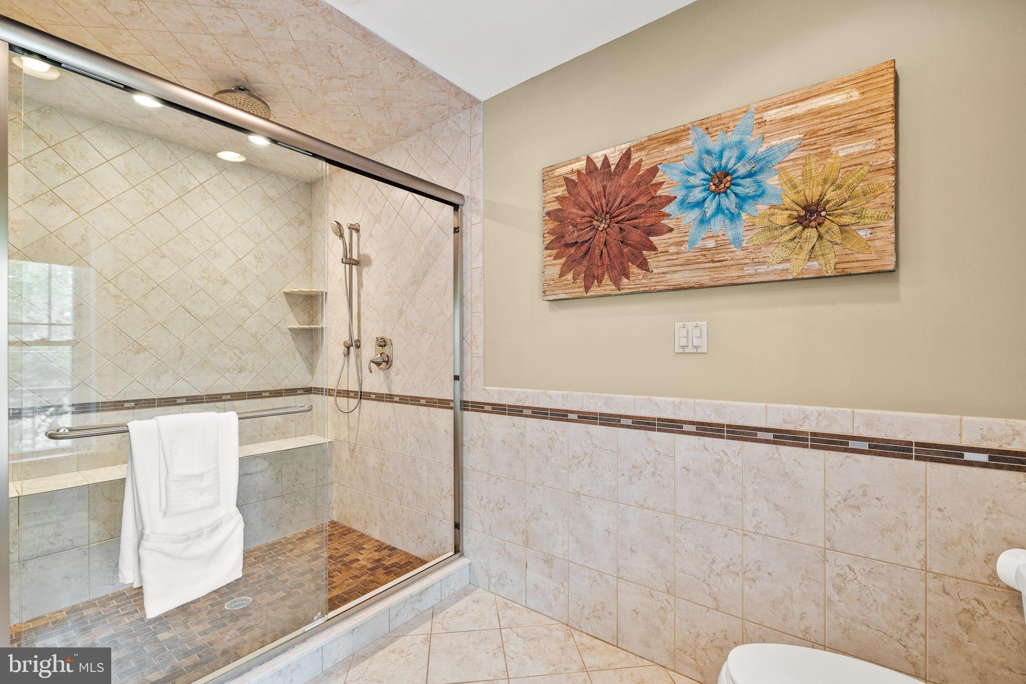 WAYNEWOODS - Residential