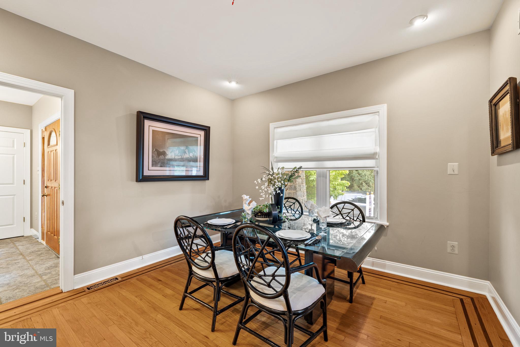 WAYNEWOODS - Residential