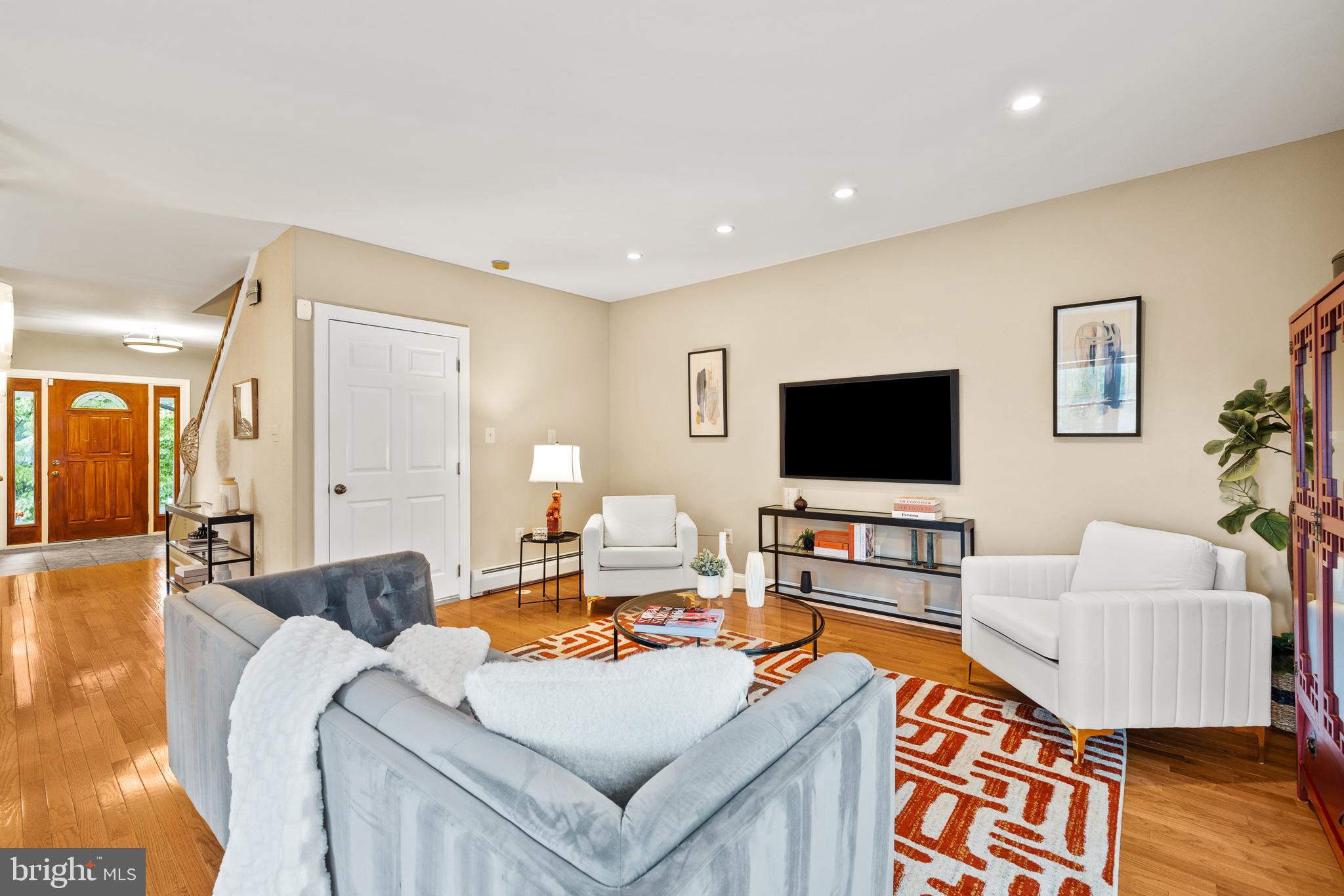 WAYNEWOODS - Residential