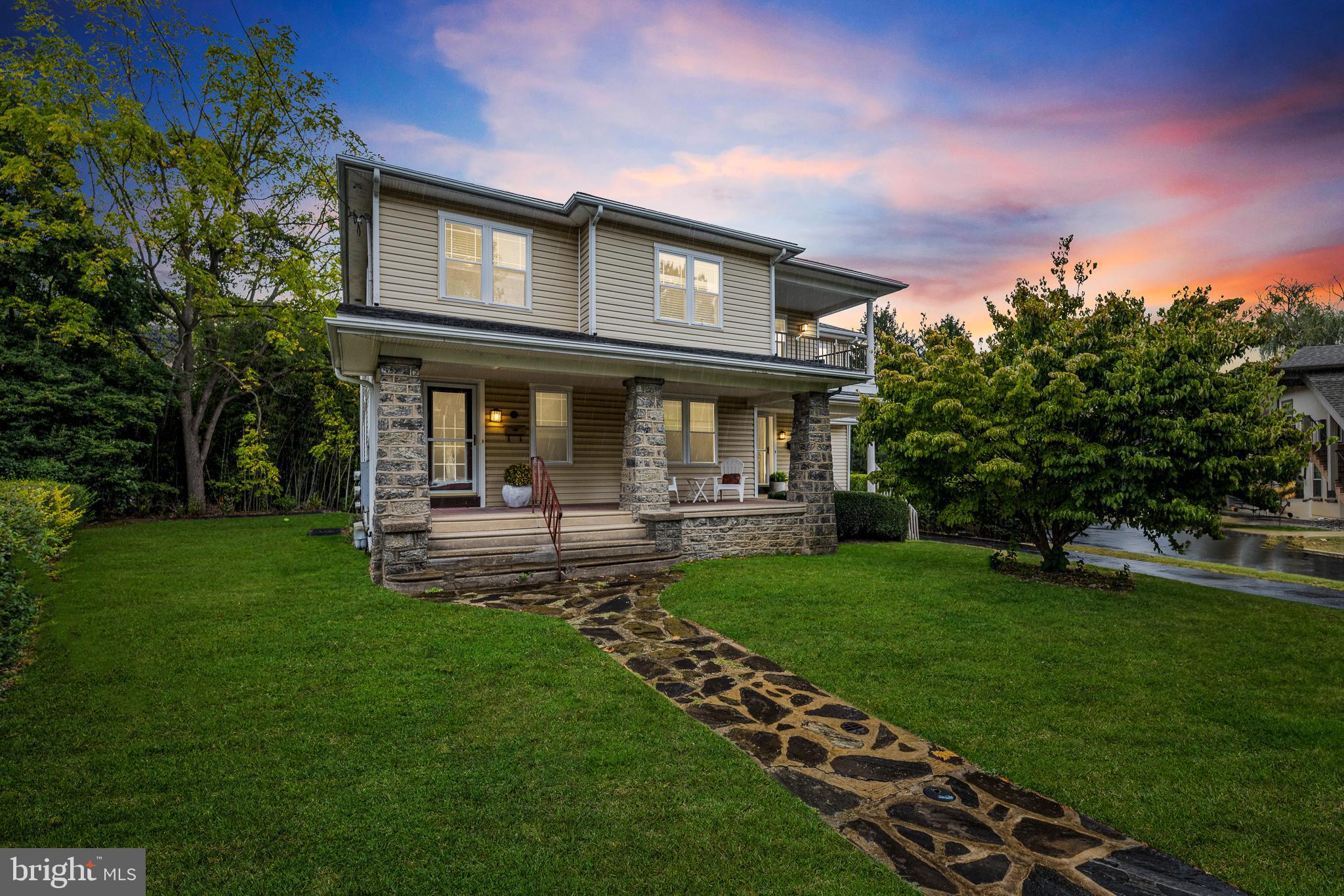 WAYNEWOODS - Residential