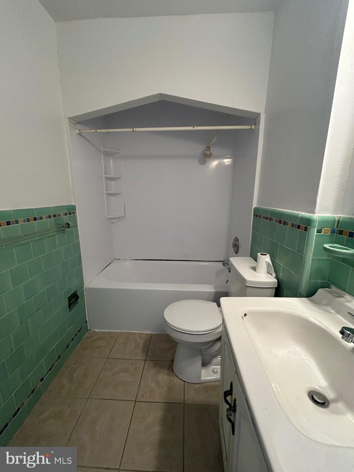 MAYFAIR (WEST) - Residential