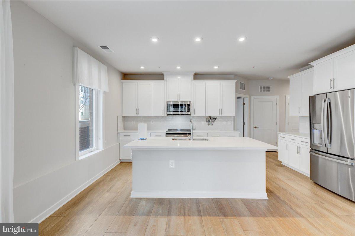 TALL OAKS - Residential Lease