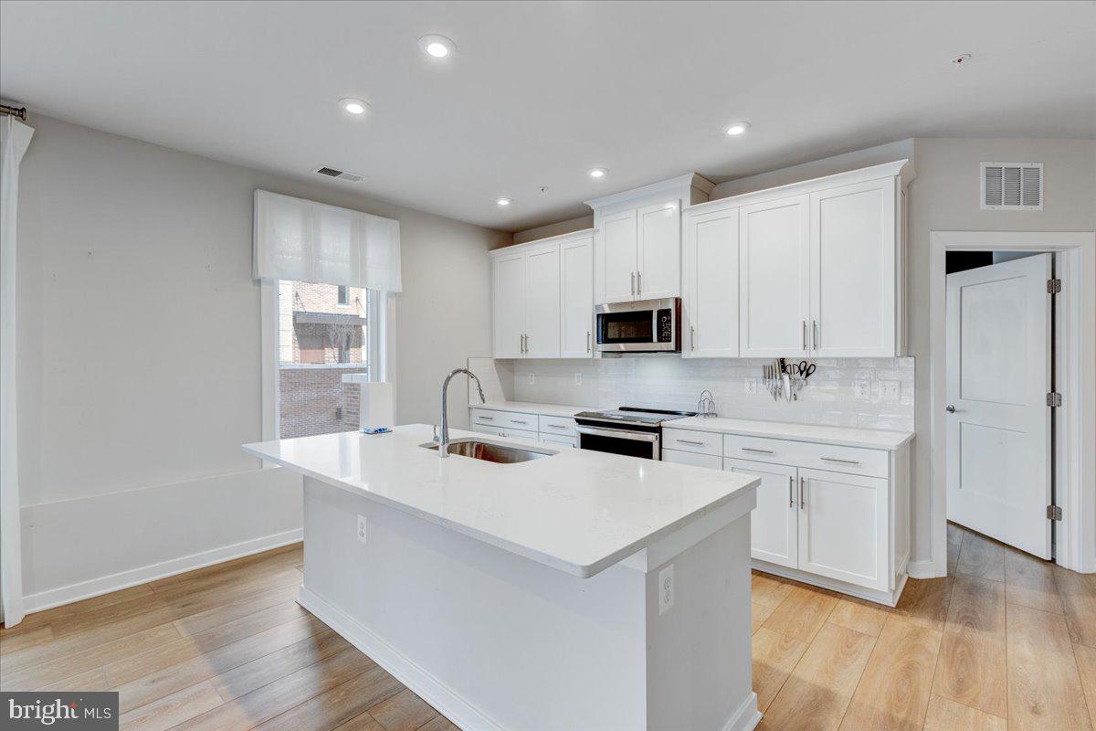 TALL OAKS - Residential Lease