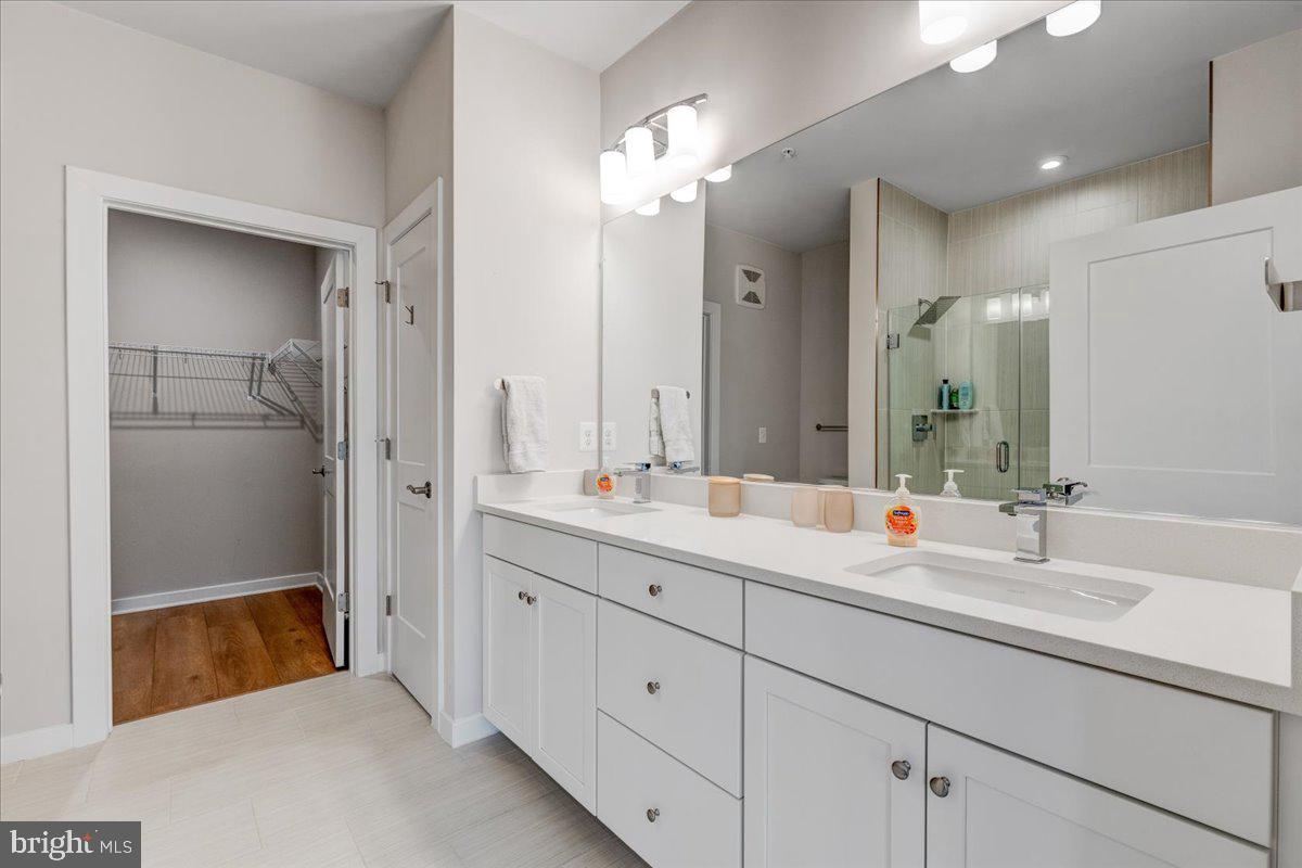 TALL OAKS - Residential Lease