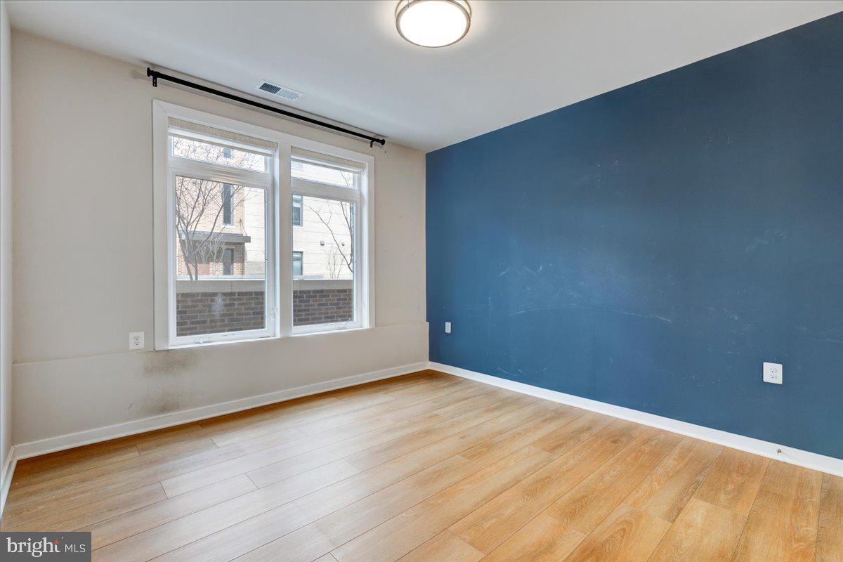 TALL OAKS - Residential Lease