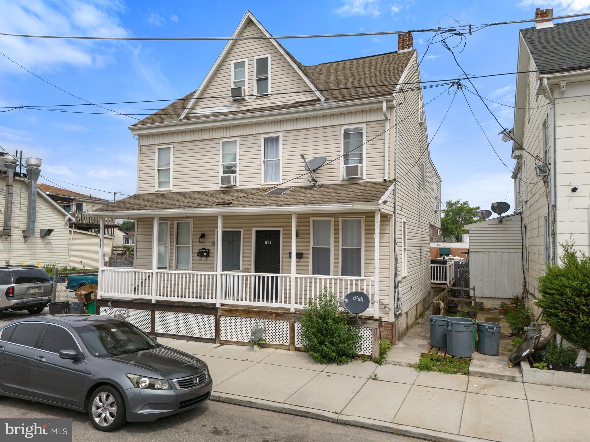 817 E POPLAR STREET