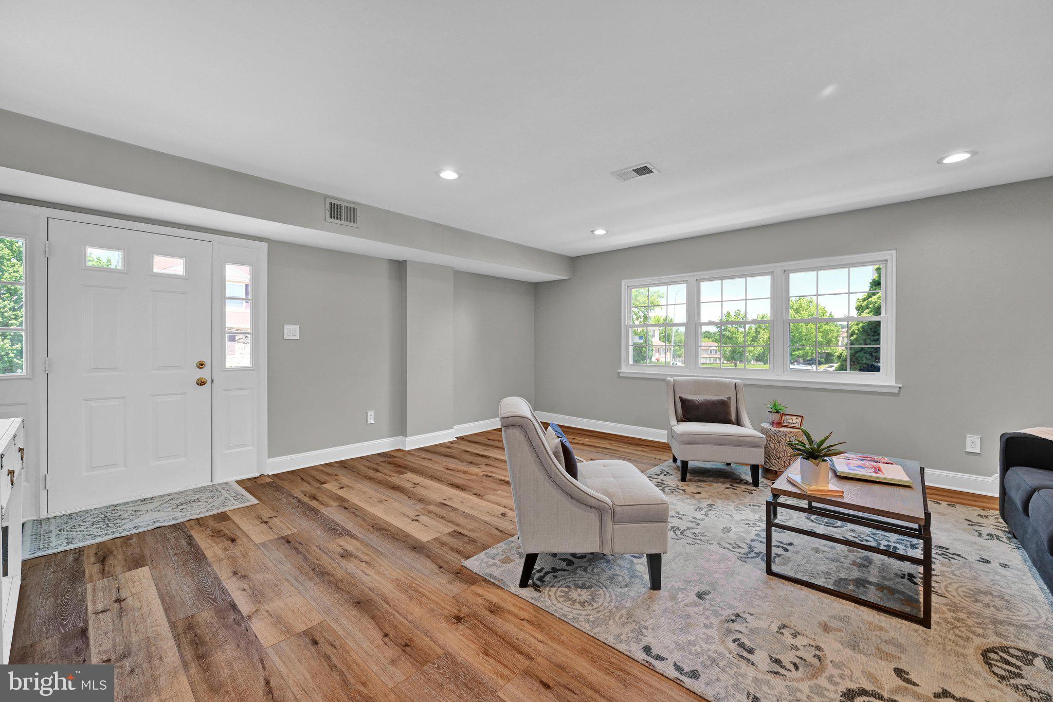 720 SPRINGFIELD COURT