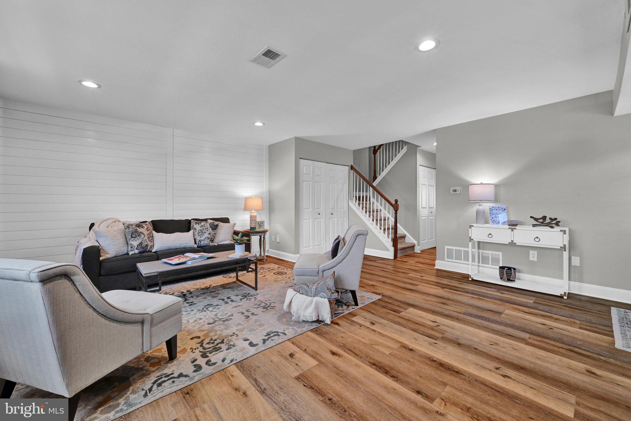 720 SPRINGFIELD COURT