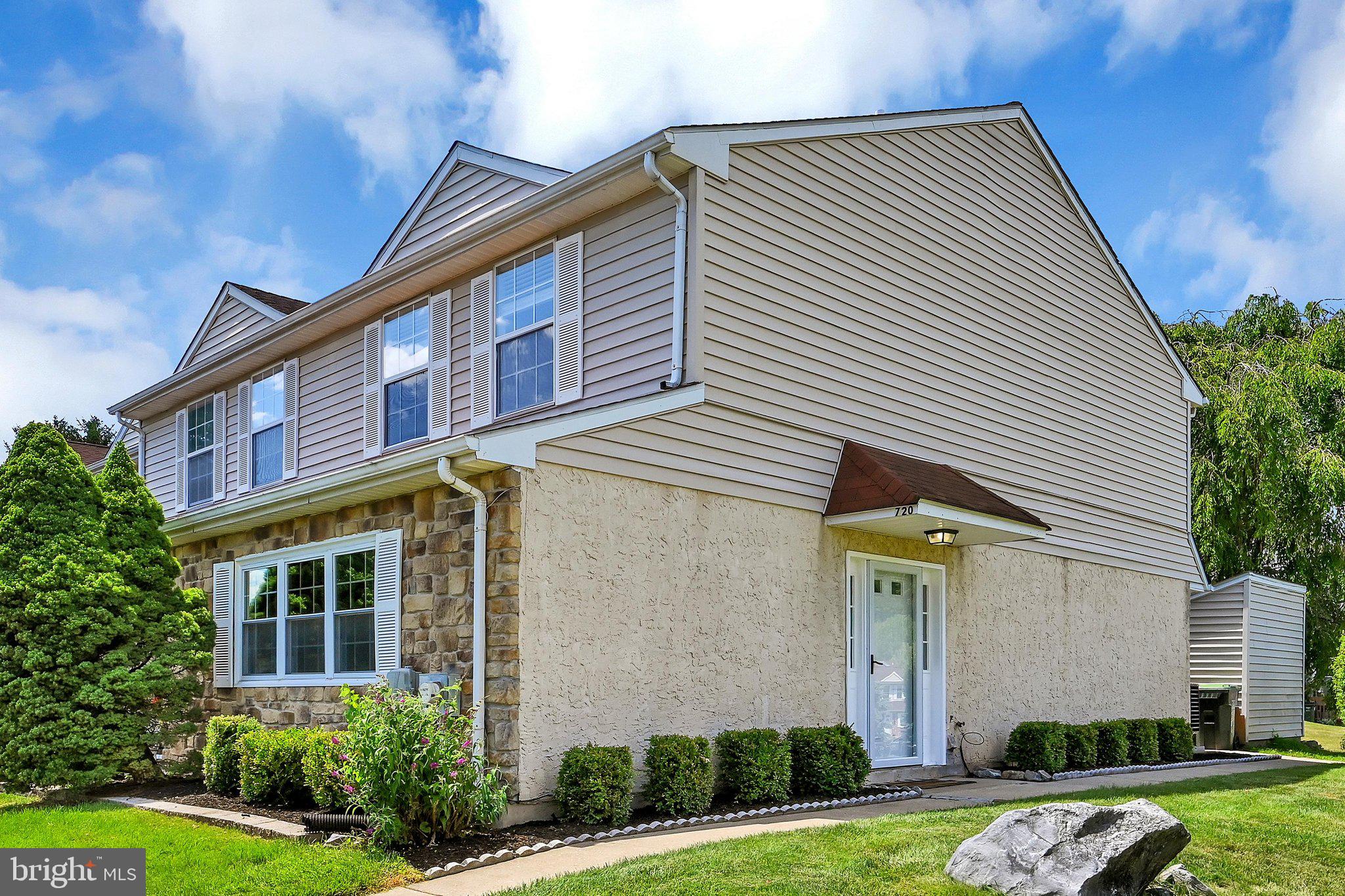720 SPRINGFIELD COURT