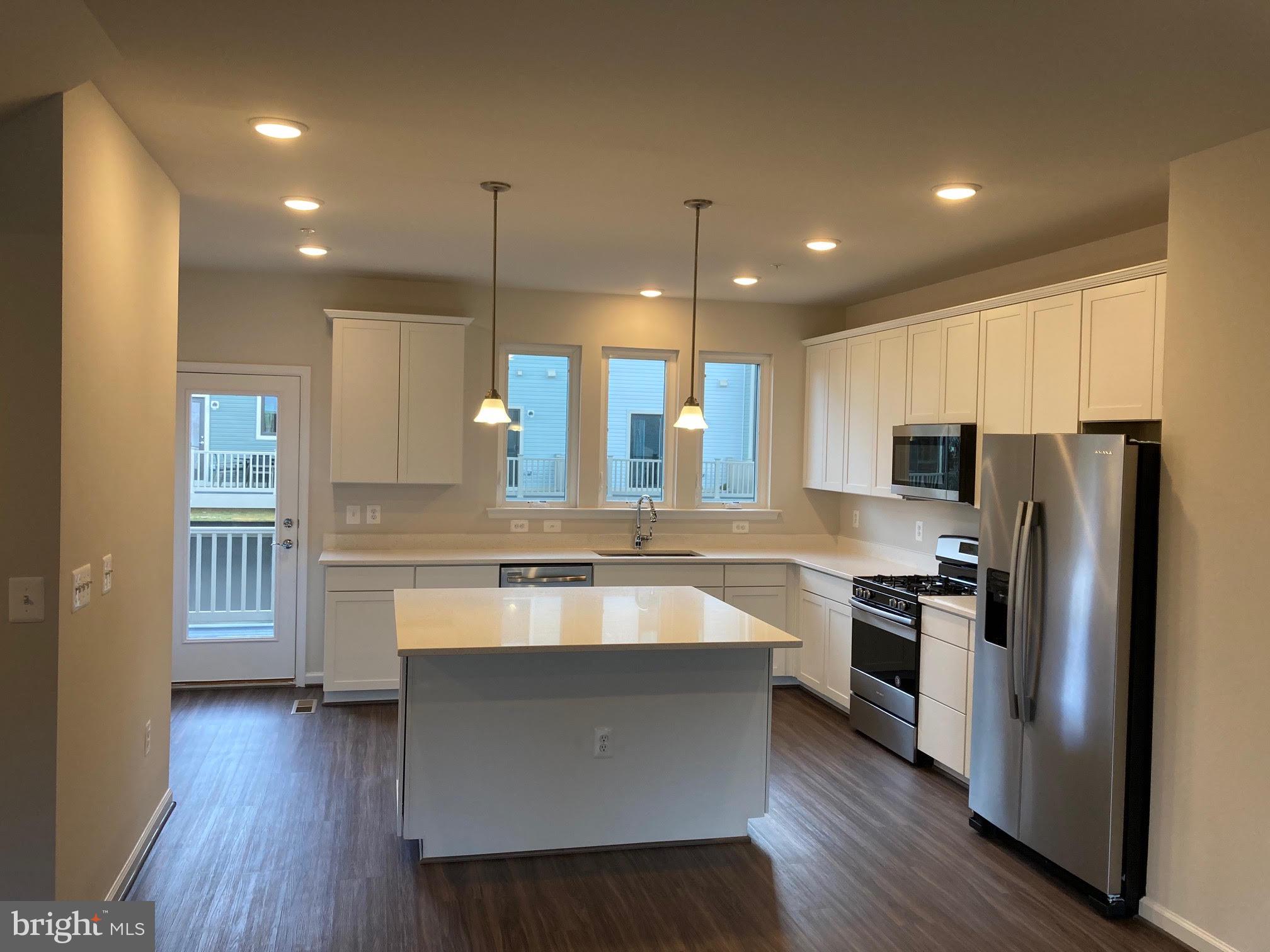 LAUREL - Residential Lease