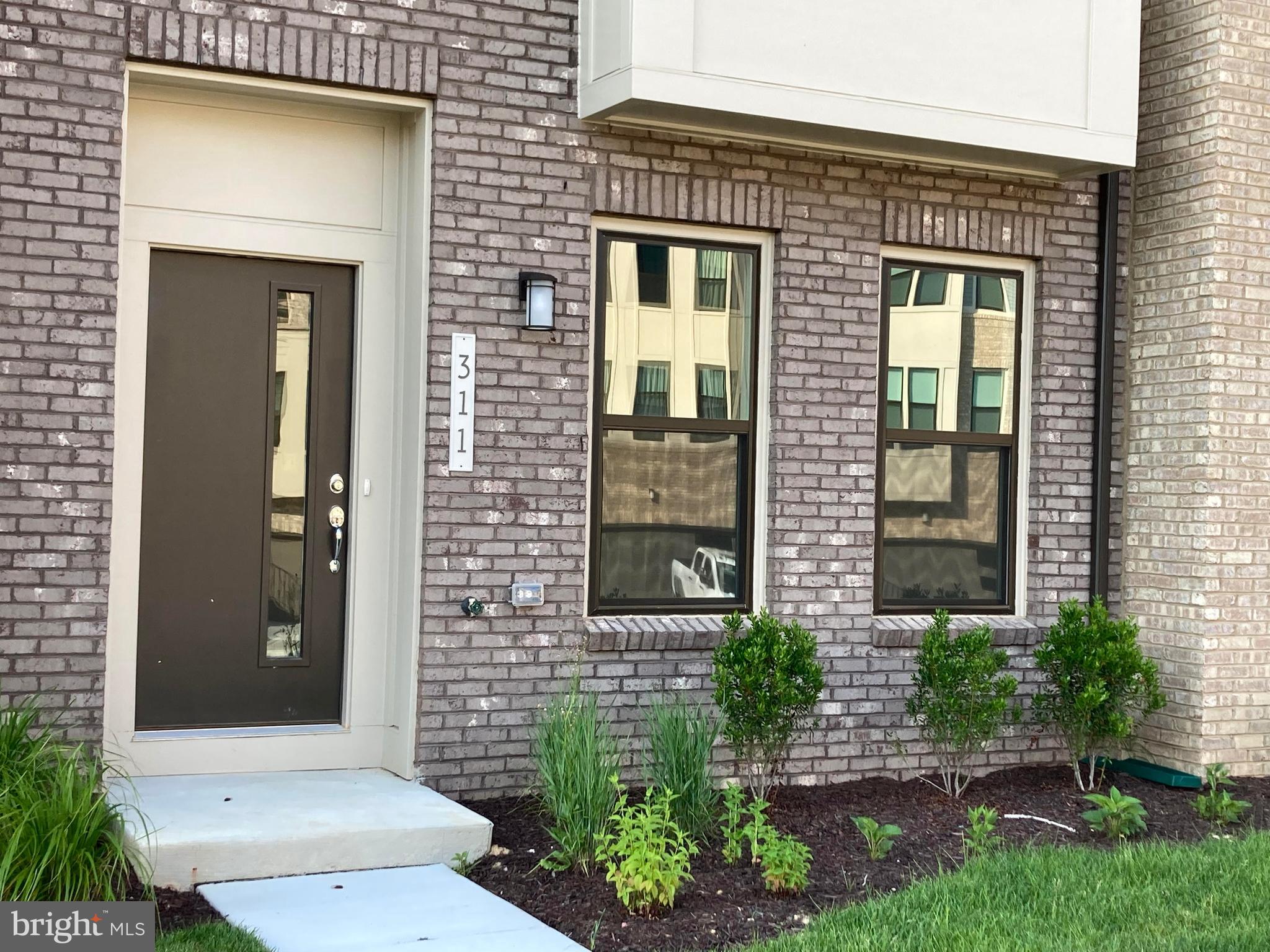 LAUREL - Residential Lease