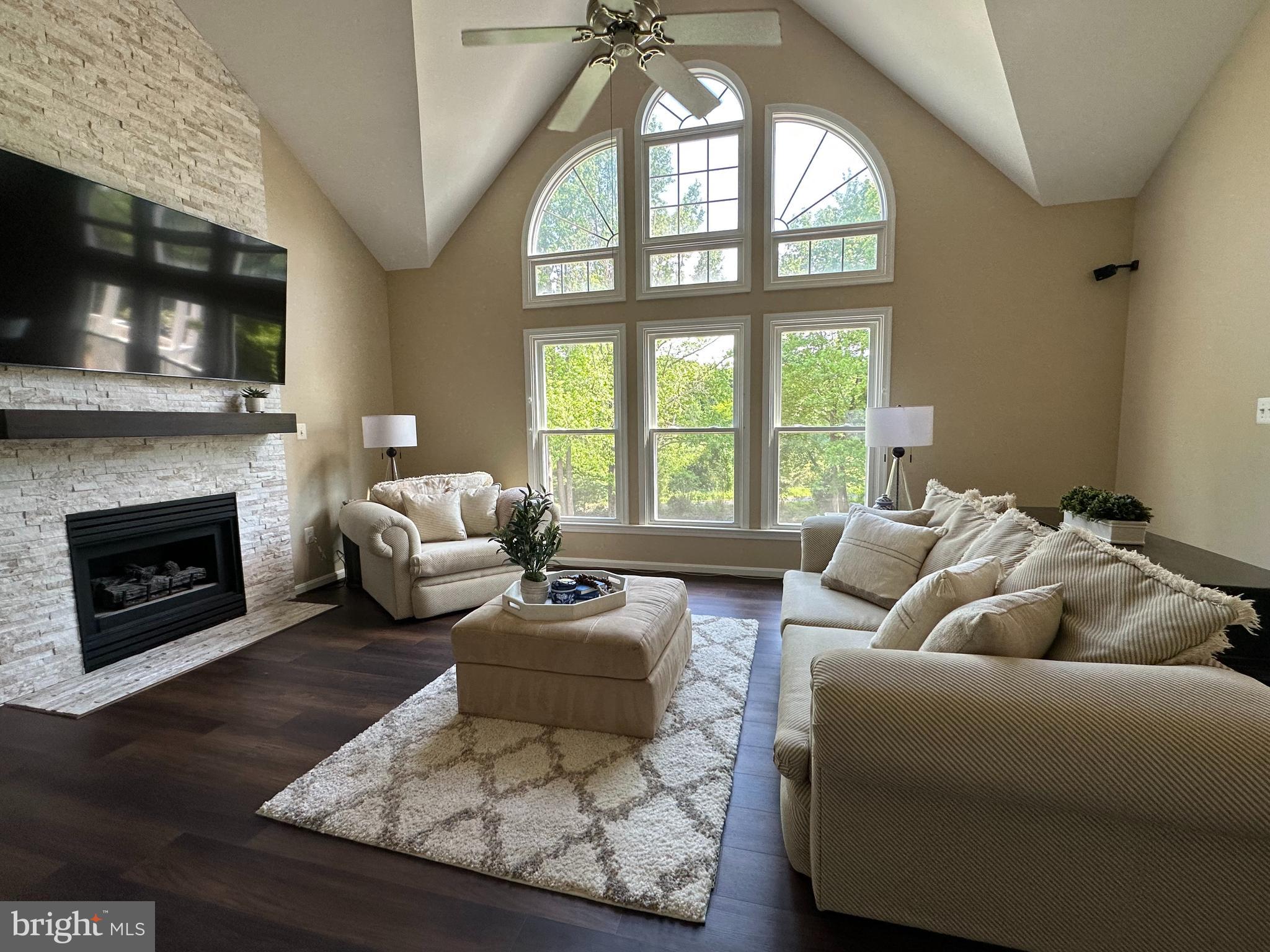 5126 MYRTLE LEAF DRIVE