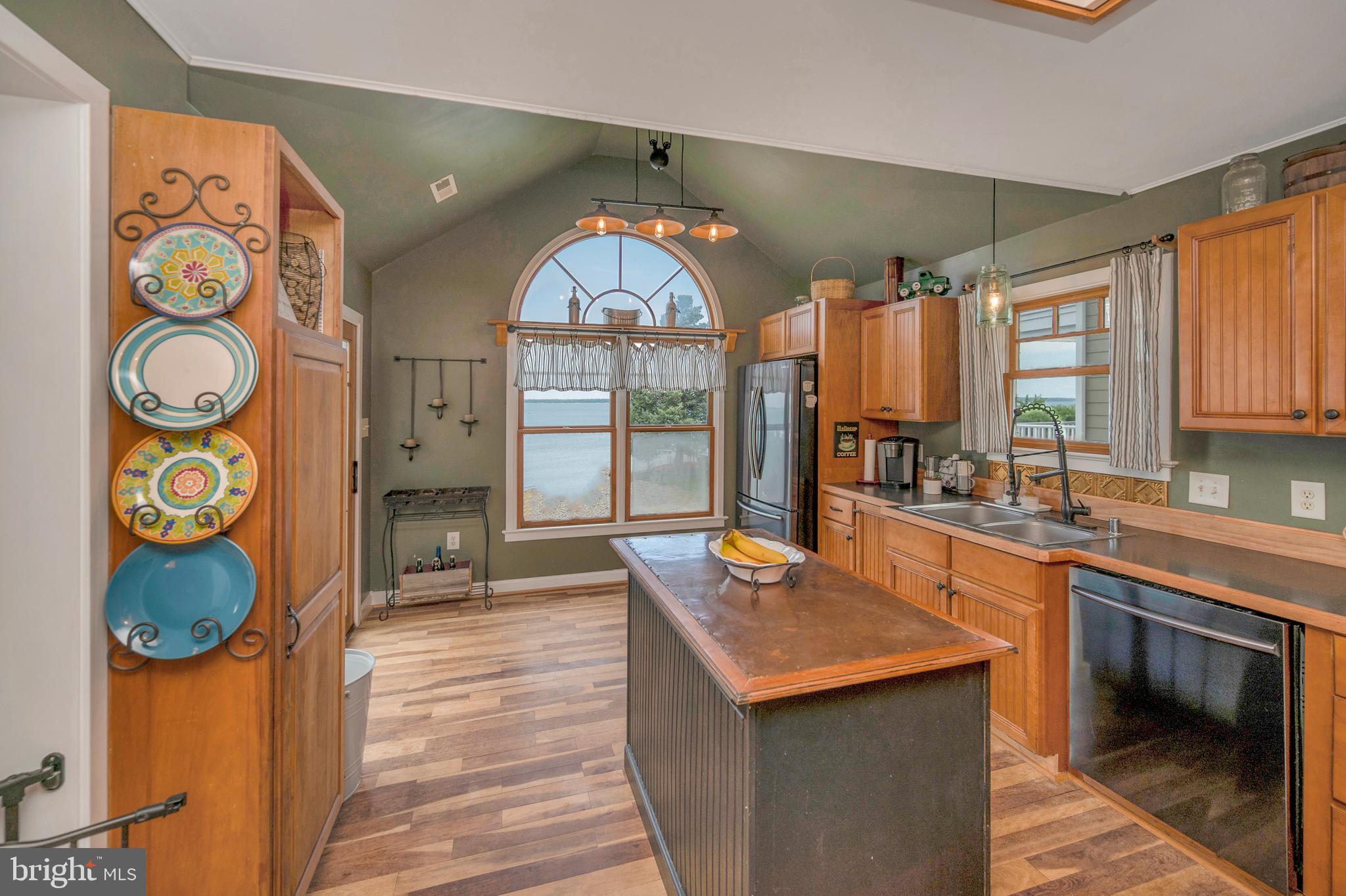 FAIRVIEW  BEACH - Residential