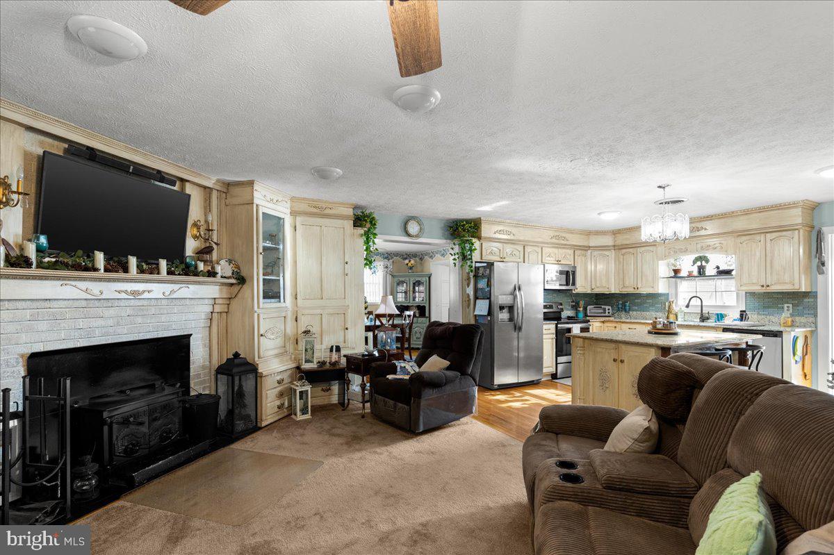 J WAYNE ADAMS - Residential