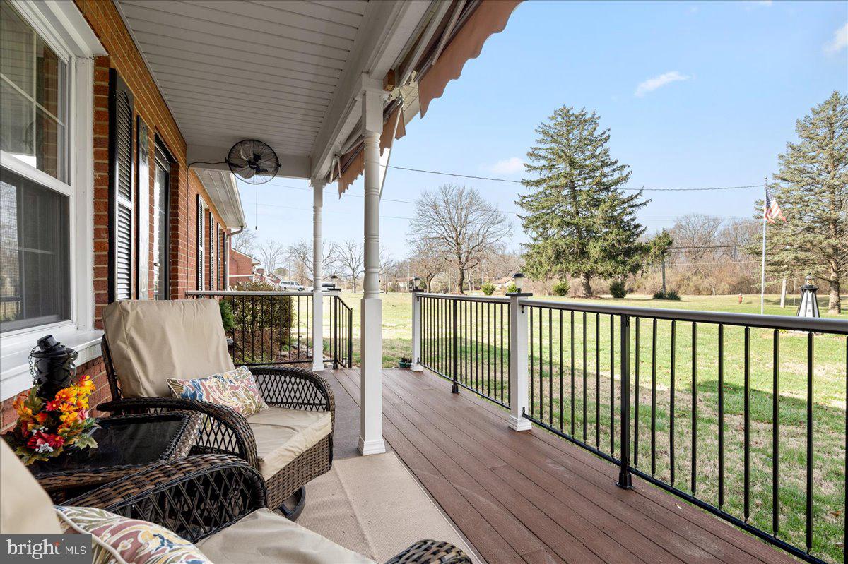 J WAYNE ADAMS - Residential