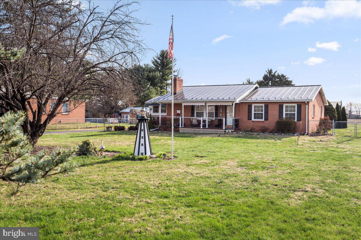 J WAYNE ADAMS - Residential