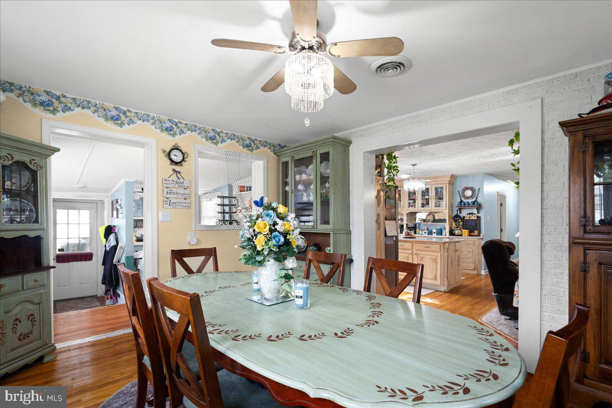 J WAYNE ADAMS - Residential