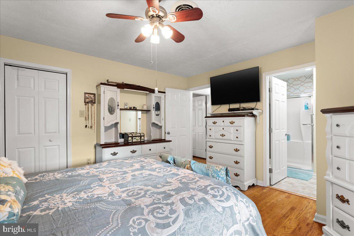 J WAYNE ADAMS - Residential