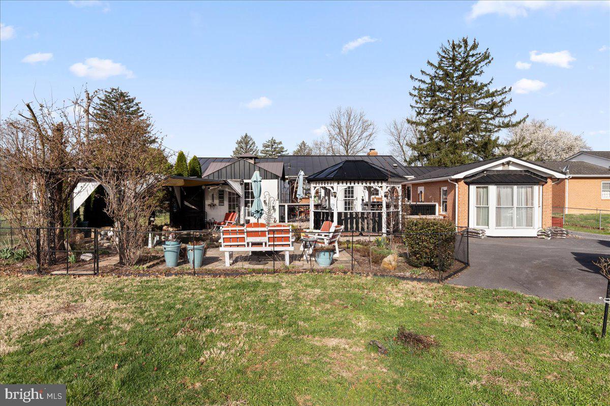 J WAYNE ADAMS - Residential