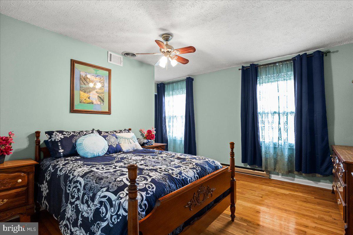 J WAYNE ADAMS - Residential