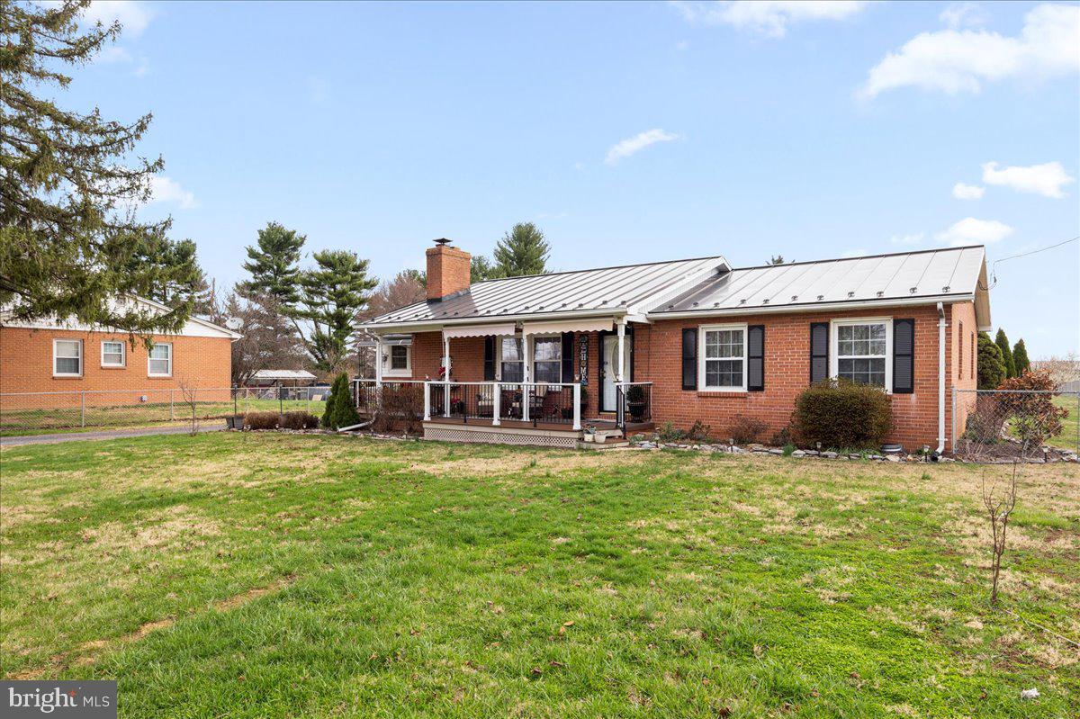 J WAYNE ADAMS - Residential