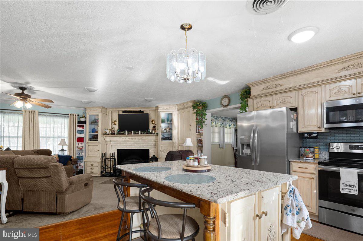 J WAYNE ADAMS - Residential