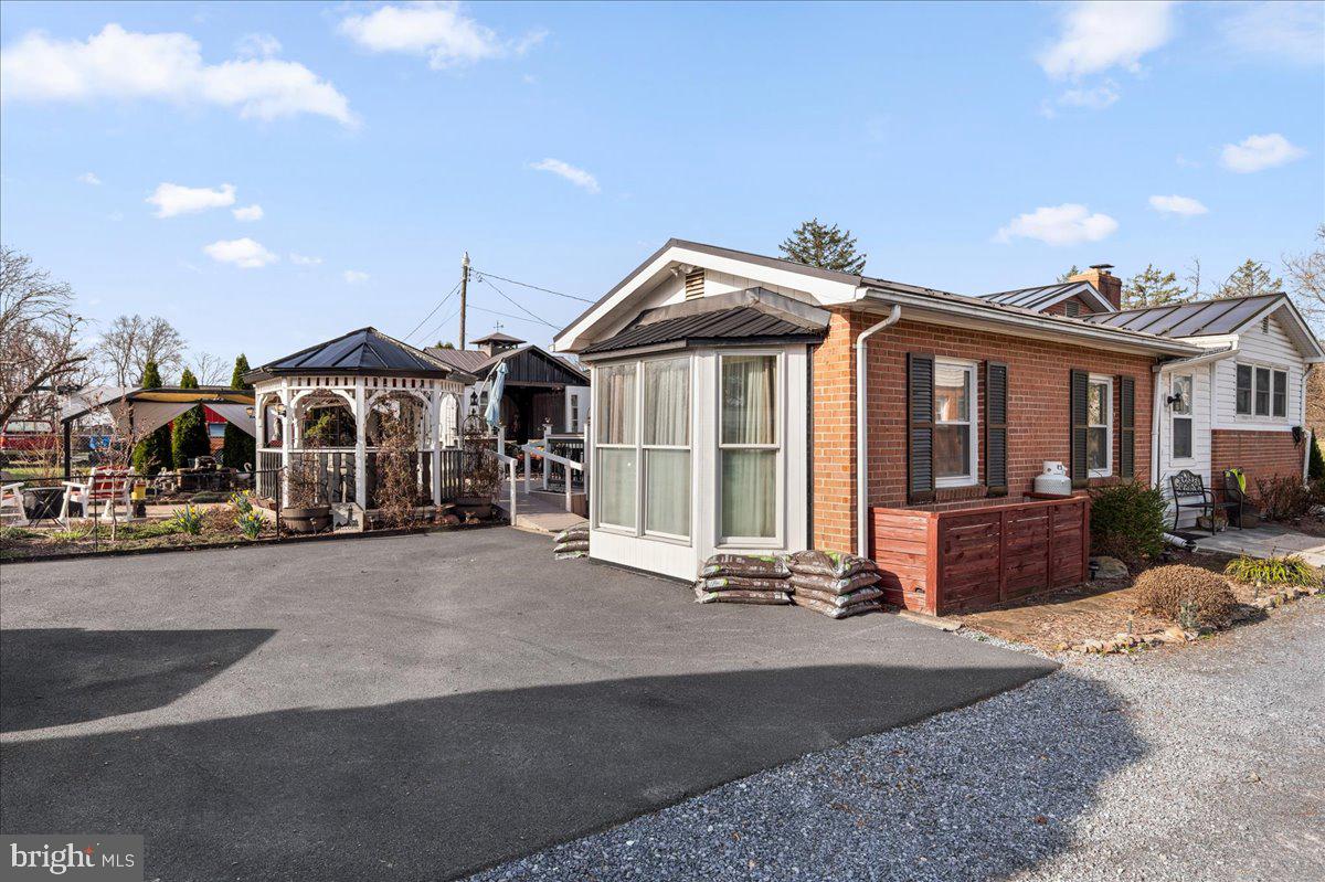 J WAYNE ADAMS - Residential