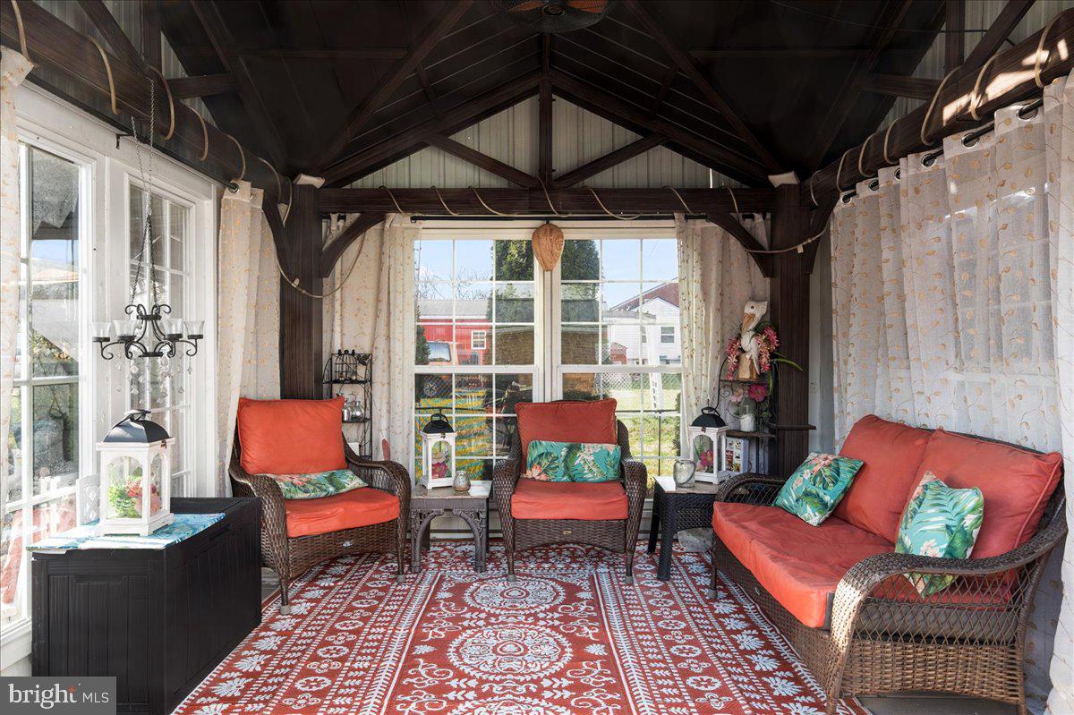 J WAYNE ADAMS - Residential