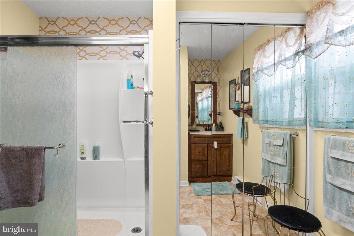 J WAYNE ADAMS - Residential