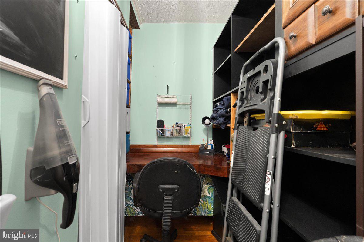 J WAYNE ADAMS - Residential