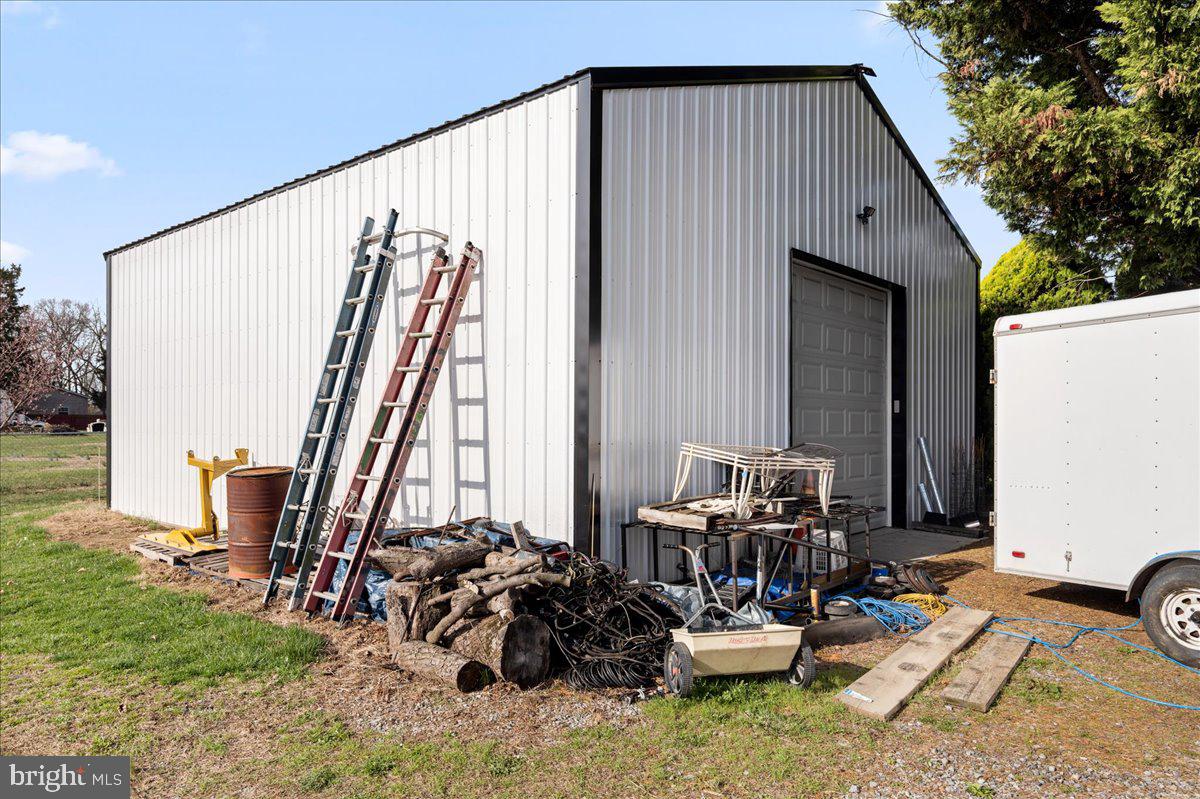 J WAYNE ADAMS - Residential