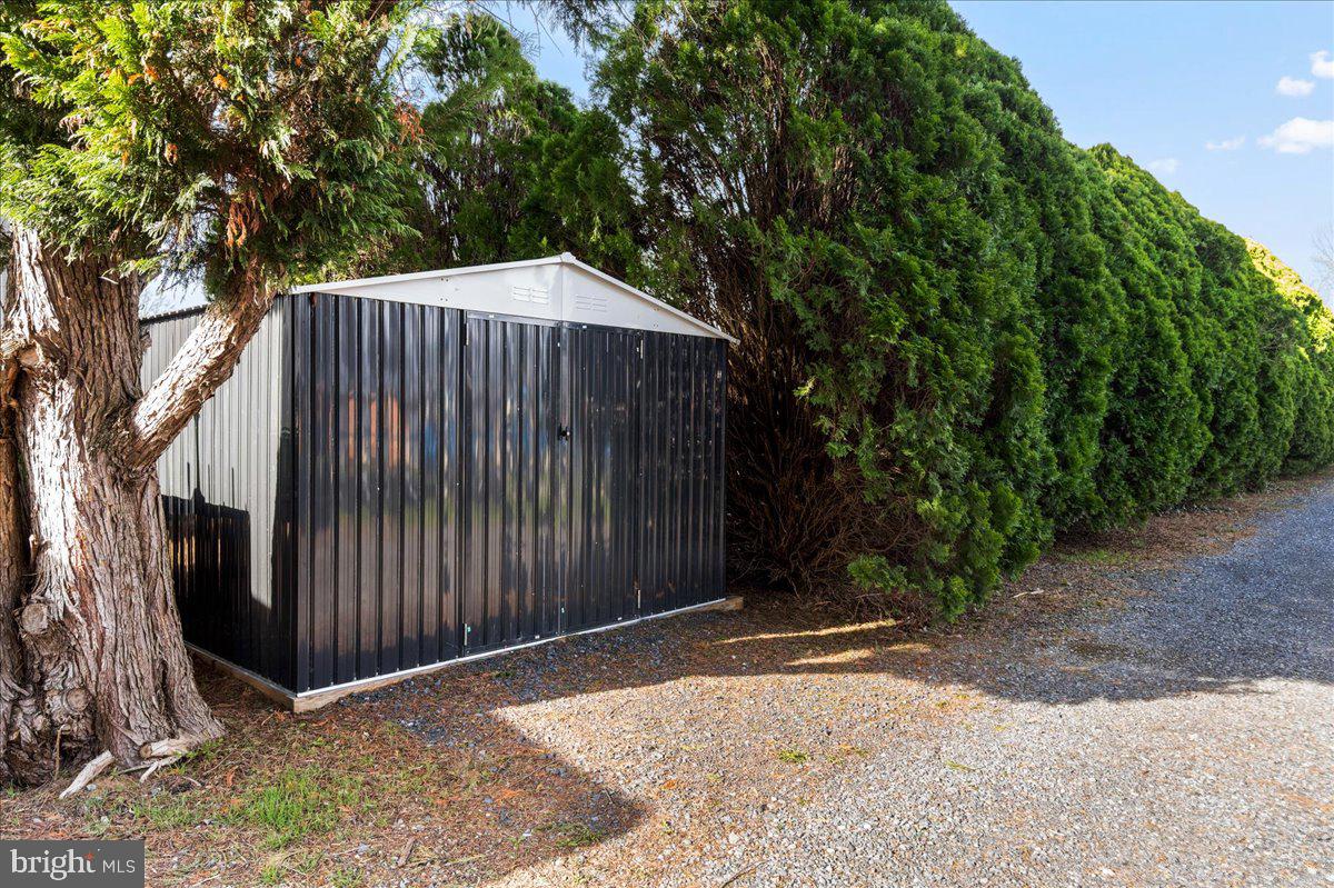 J WAYNE ADAMS - Residential