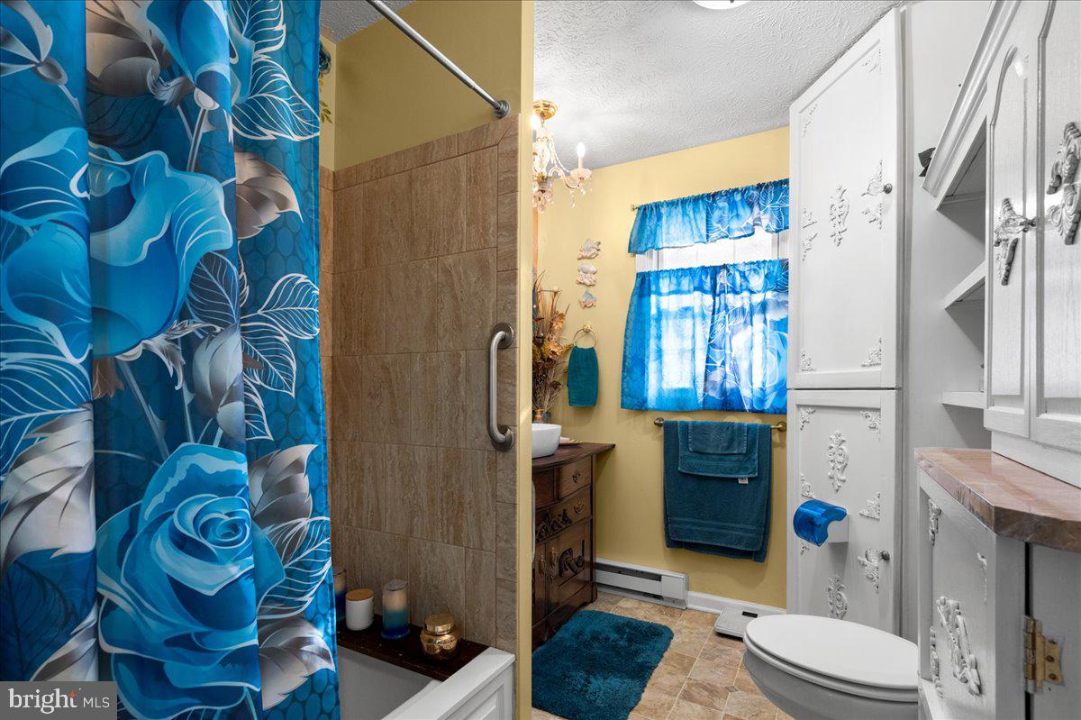 J WAYNE ADAMS - Residential