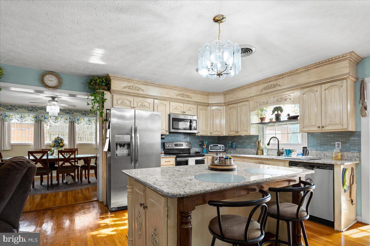 J WAYNE ADAMS - Residential