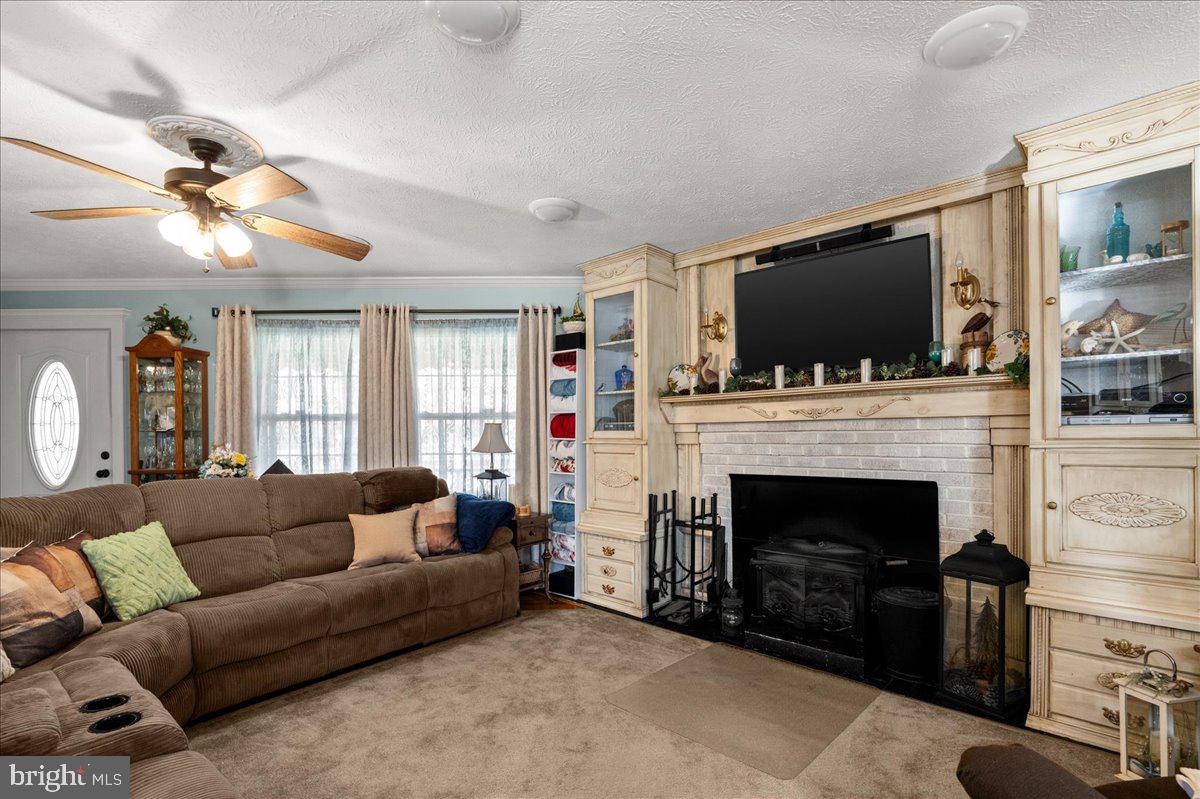 J WAYNE ADAMS - Residential