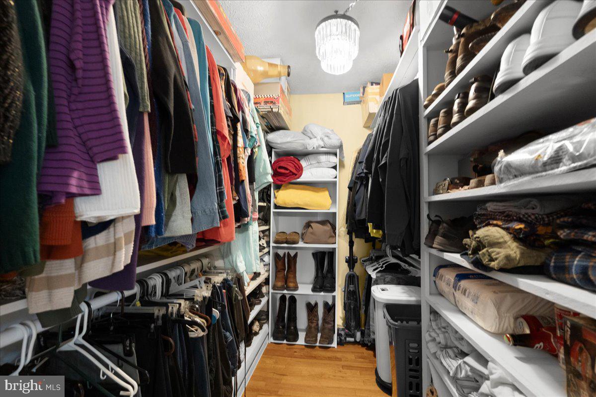 J WAYNE ADAMS - Residential