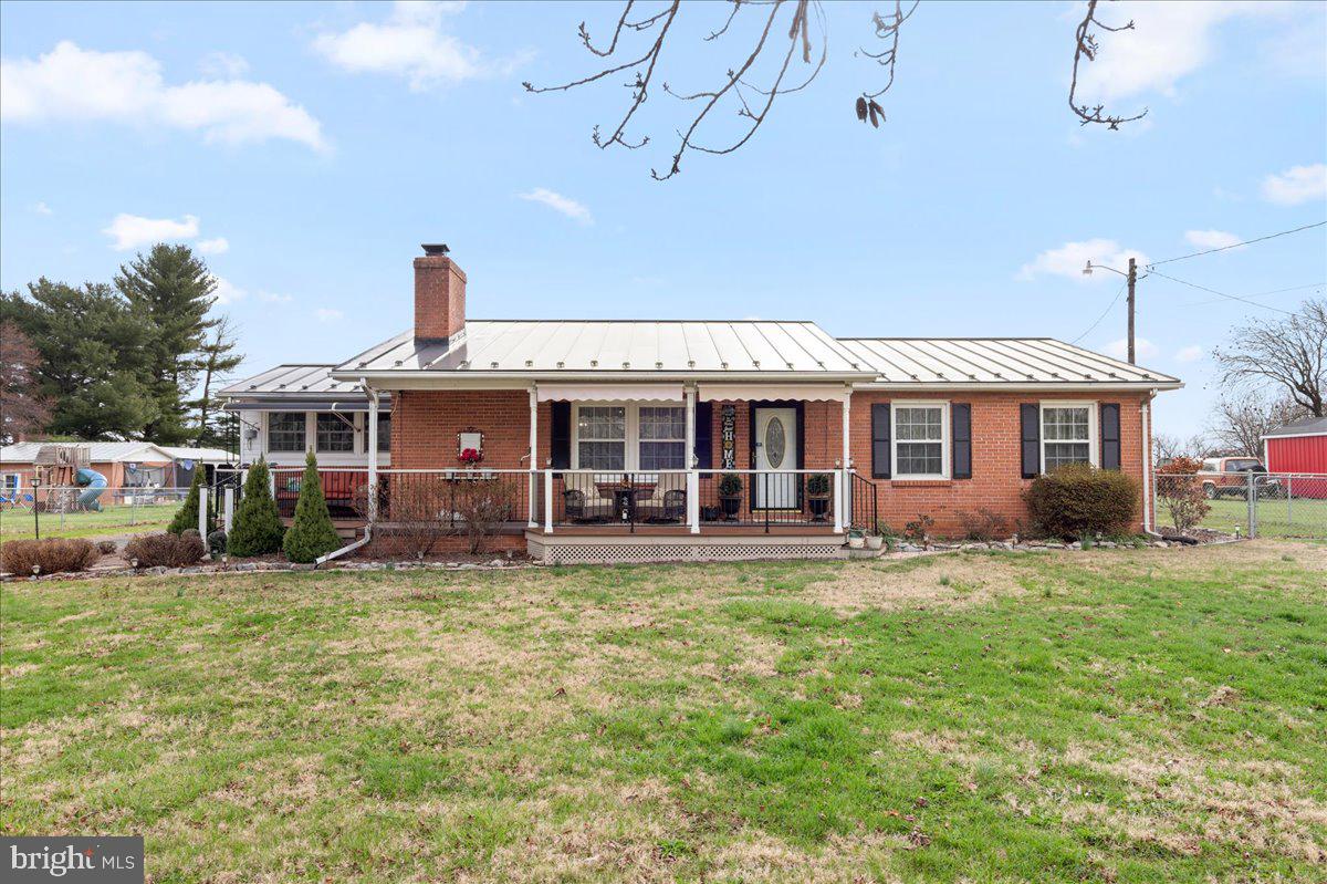 J WAYNE ADAMS - Residential