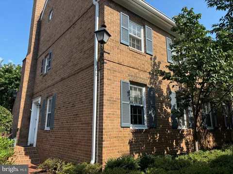 1037 N Pitt Street, Alexandria, VA MLS: VAAX2051462