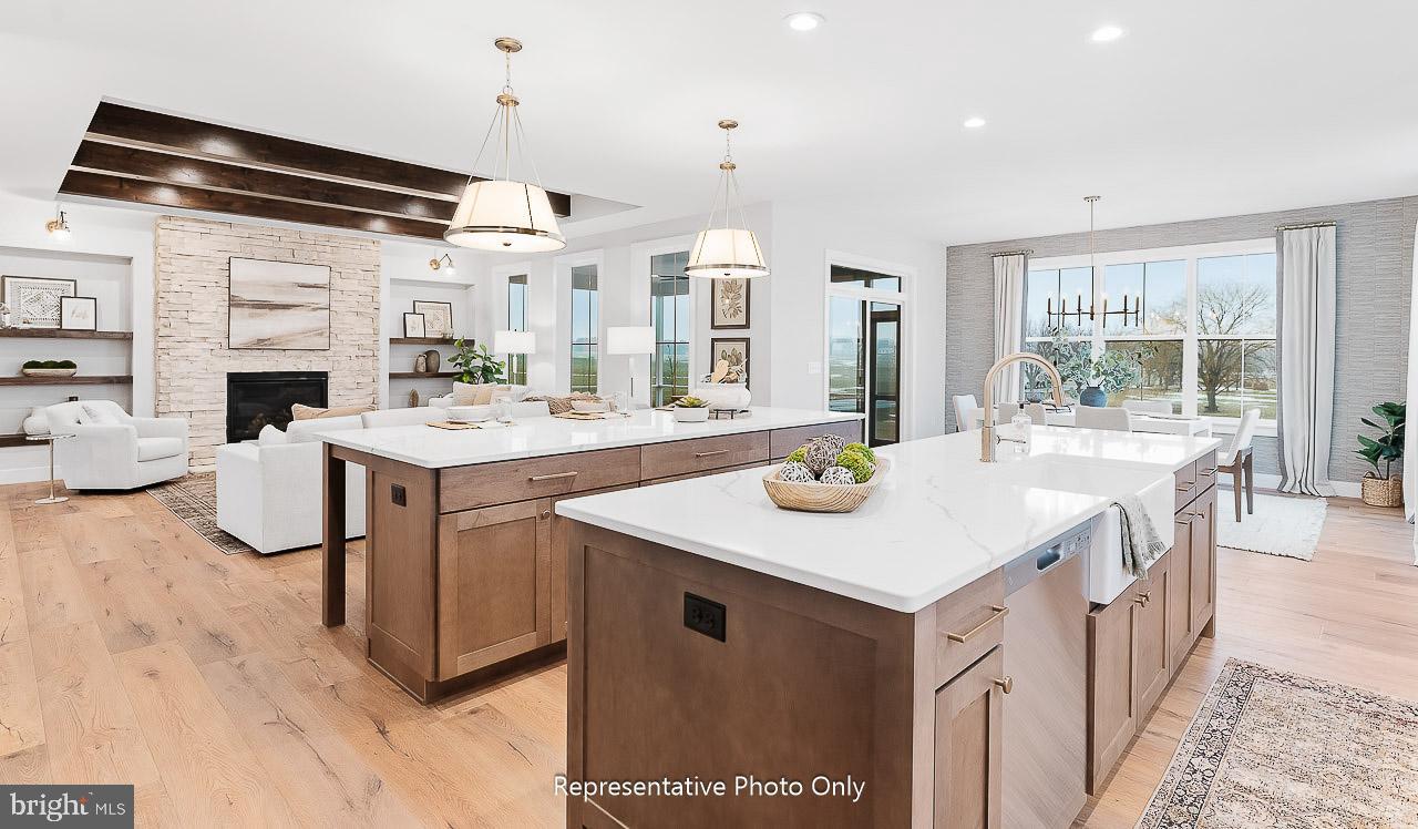 244 DAHLIA CIRCLE