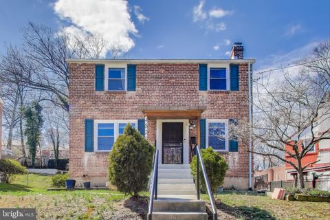 4828 WOODLAWN DRIVE HYATTSVILLE MD 20784