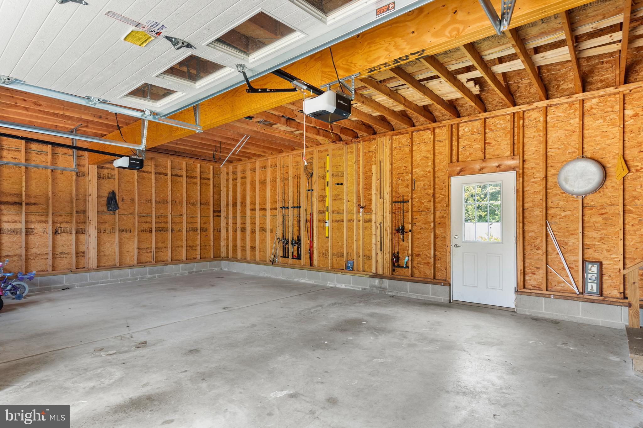 WHITE COVE - Residential