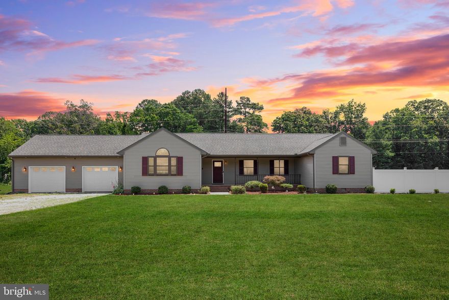 Very well maintained house in a cul-de-sac.  Many upgrades in the Kitchen:  White quartz counters, upgraded LPV flooring, refreshed cabinet doors, tons and tons of cabinets, gas stove, upgraded stainless appliances, glass tile backsplash. Recently remodeled Master bathroom and updated hallway bathroom! Light and bright with sliding doors in the dining room and atrium doors in the huge spacious great room. Cathedral ceiling with a Palladian window in the primary bedroom ! White Cove is conveniently located to Route 50, easy access to Ocean City, Assateague Island  and Wallops Island VA and minutes to  Wicomico River, fishing, boating, swimming, Pemberton Historic Park. A MUST SEE!