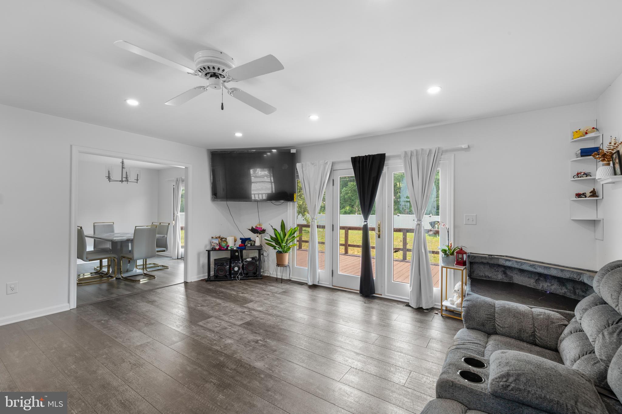 WHITE COVE - Residential