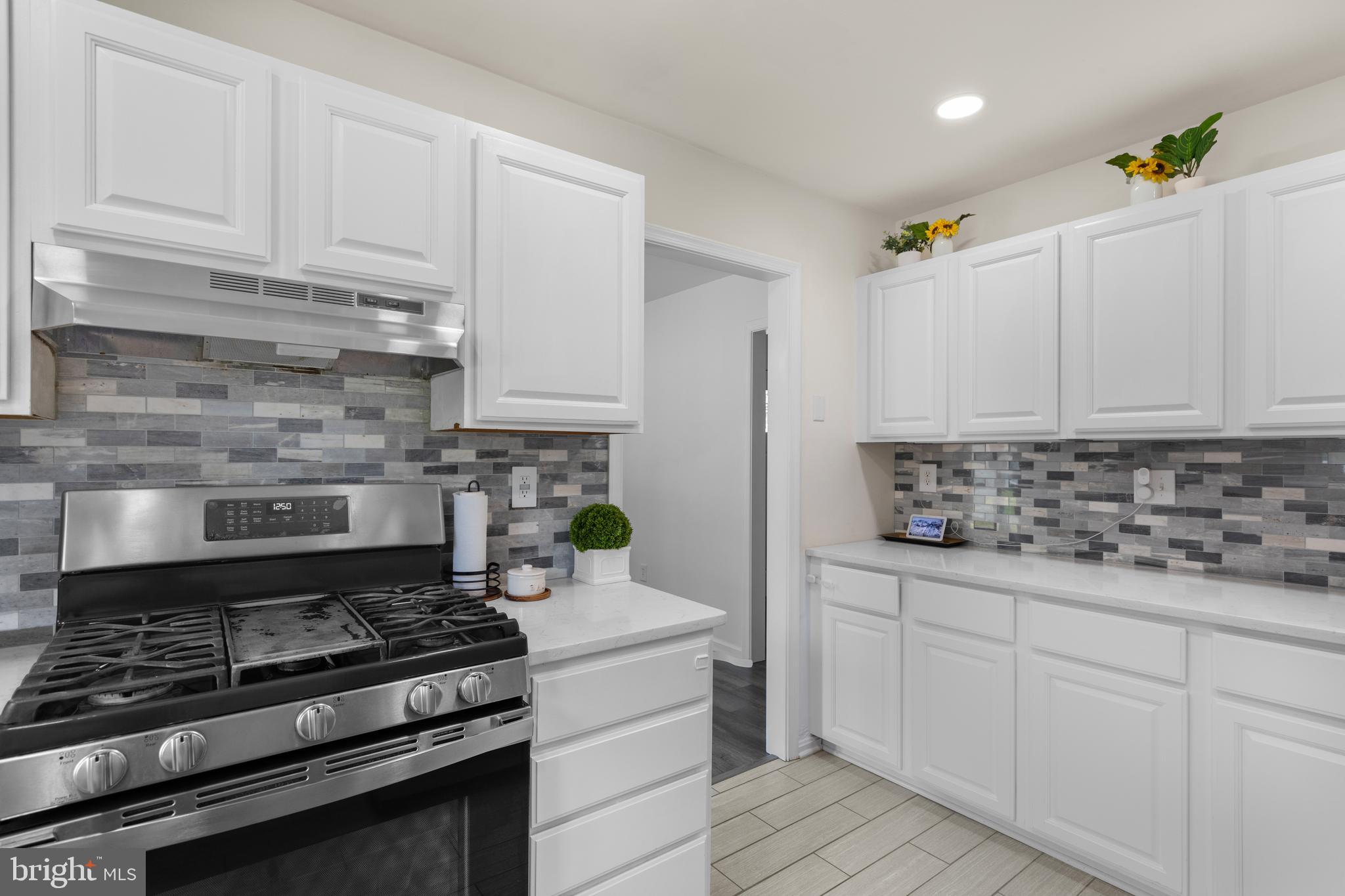 WHITE COVE - Residential